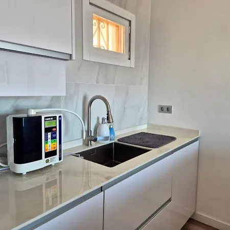 Sea View Modern Апартаменты